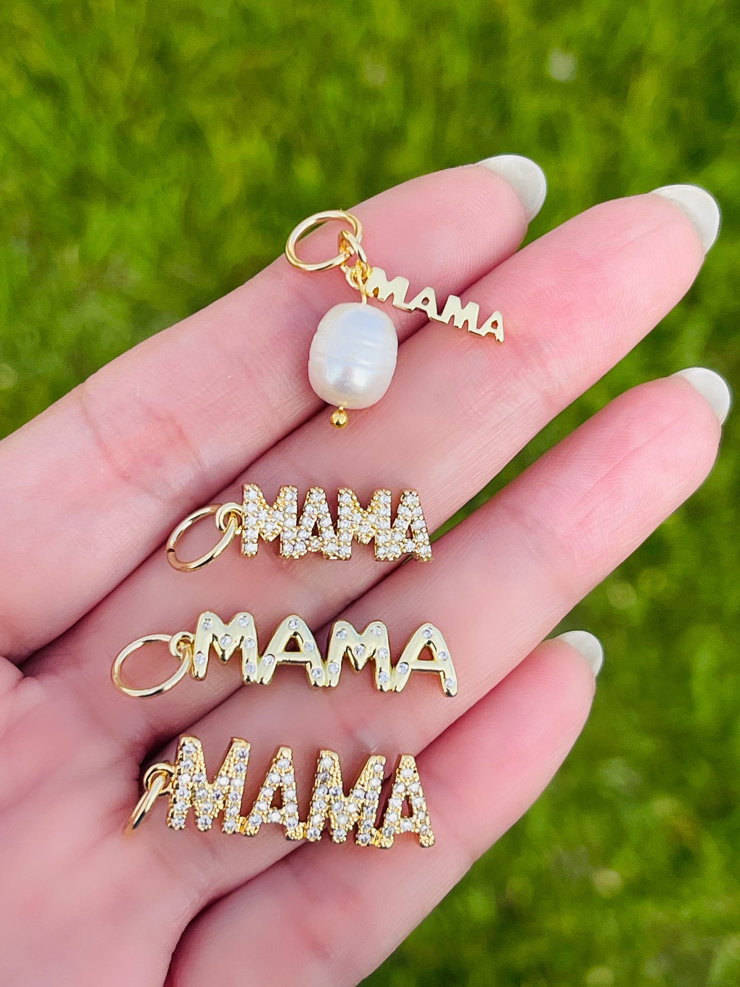 Mamá Charms