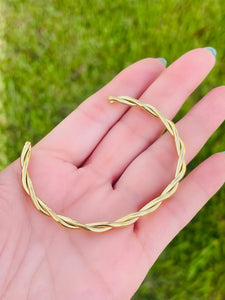 SS Twist Bangle
