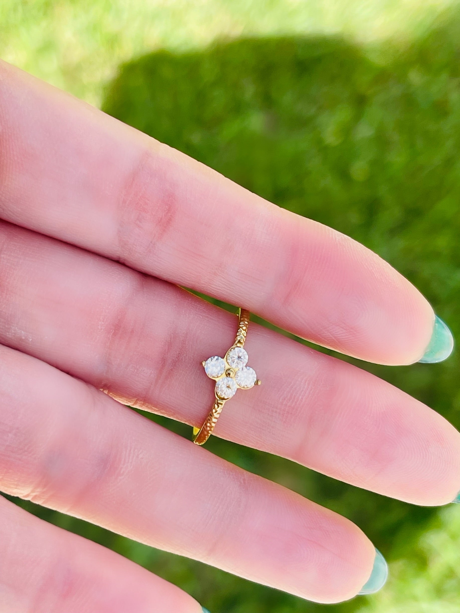 Bright Clover Ring