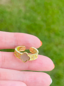 Clover Ring