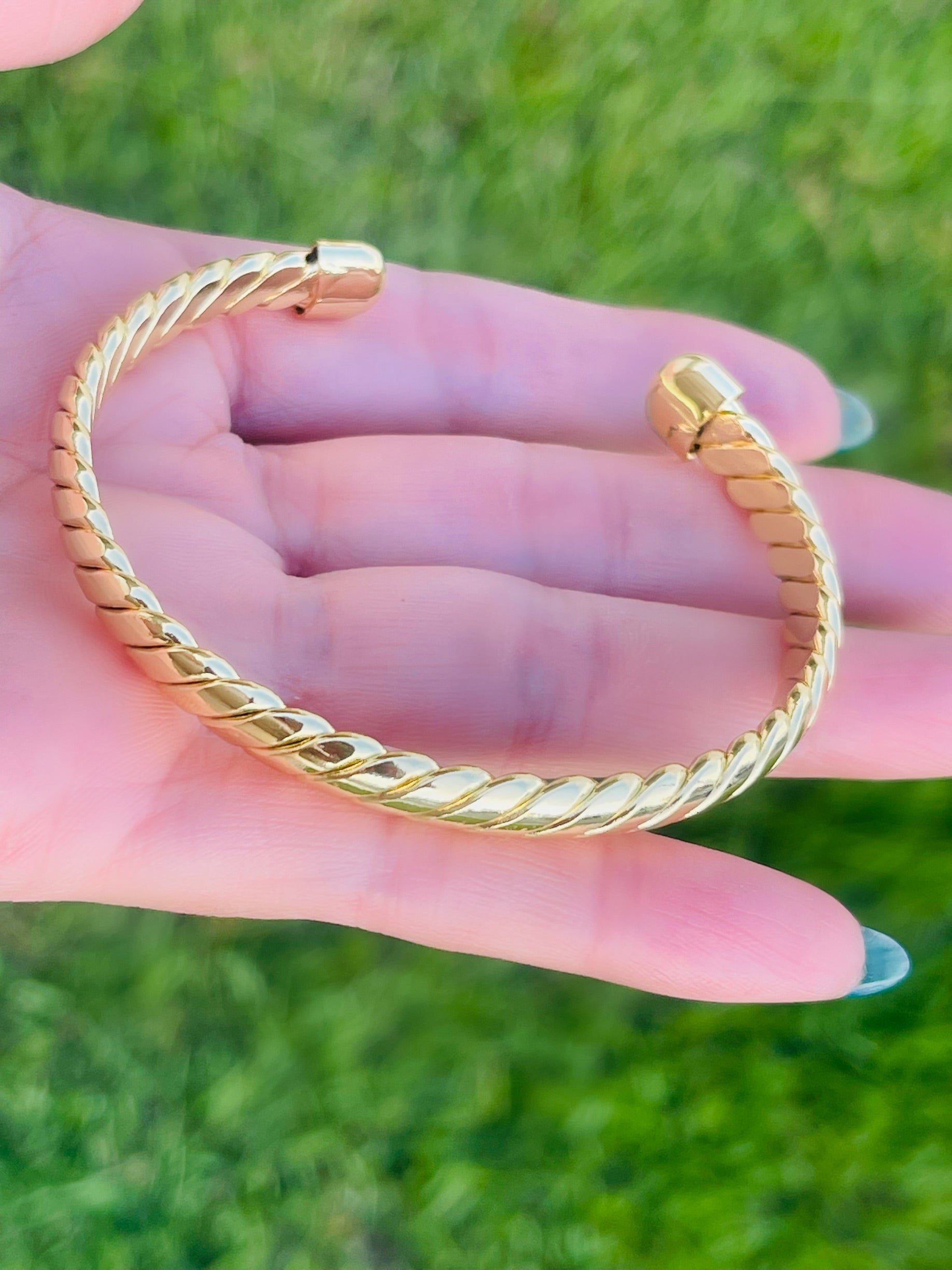 Bold Twist Bangle