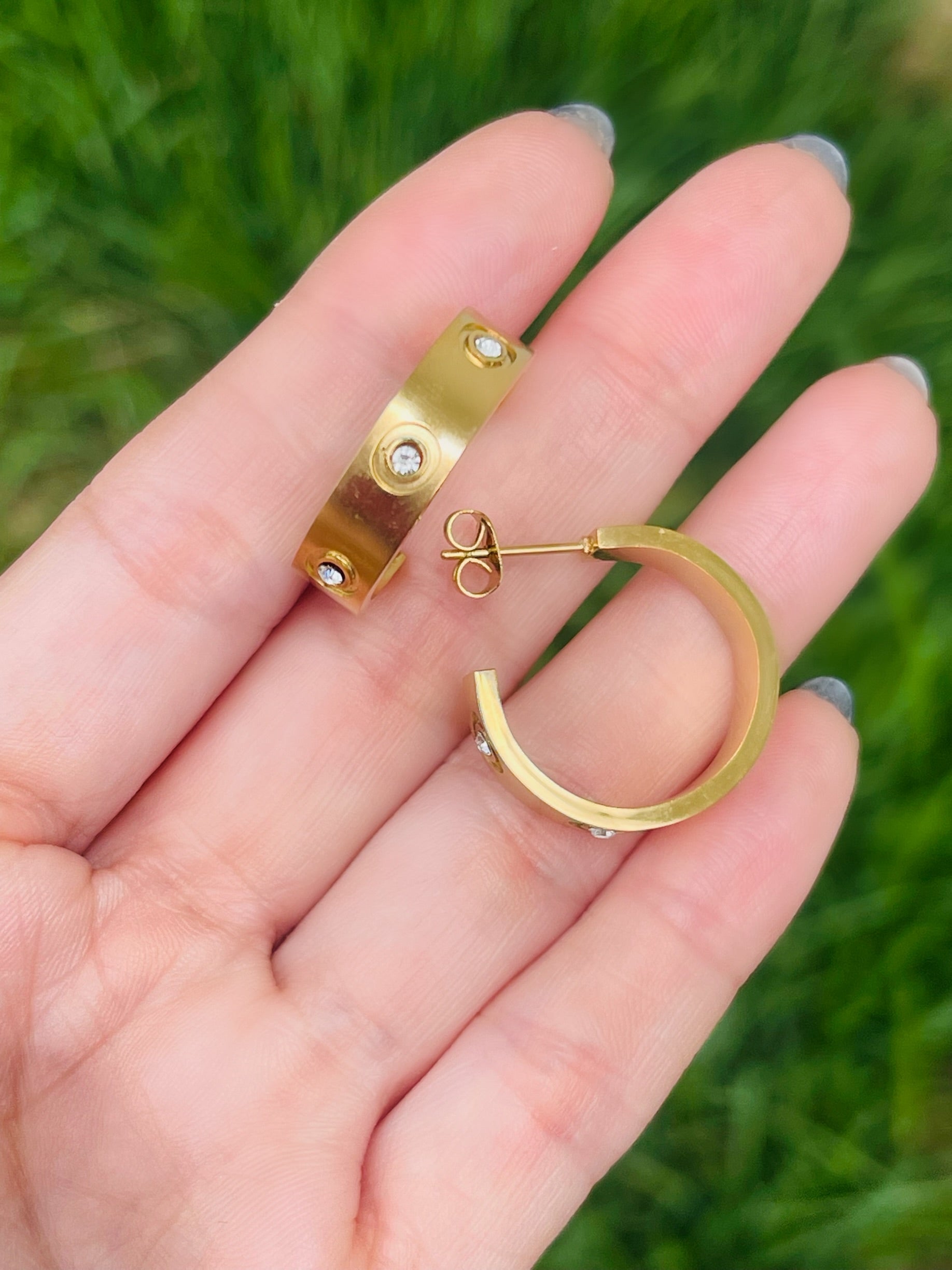 SS Bright Half Hoop
