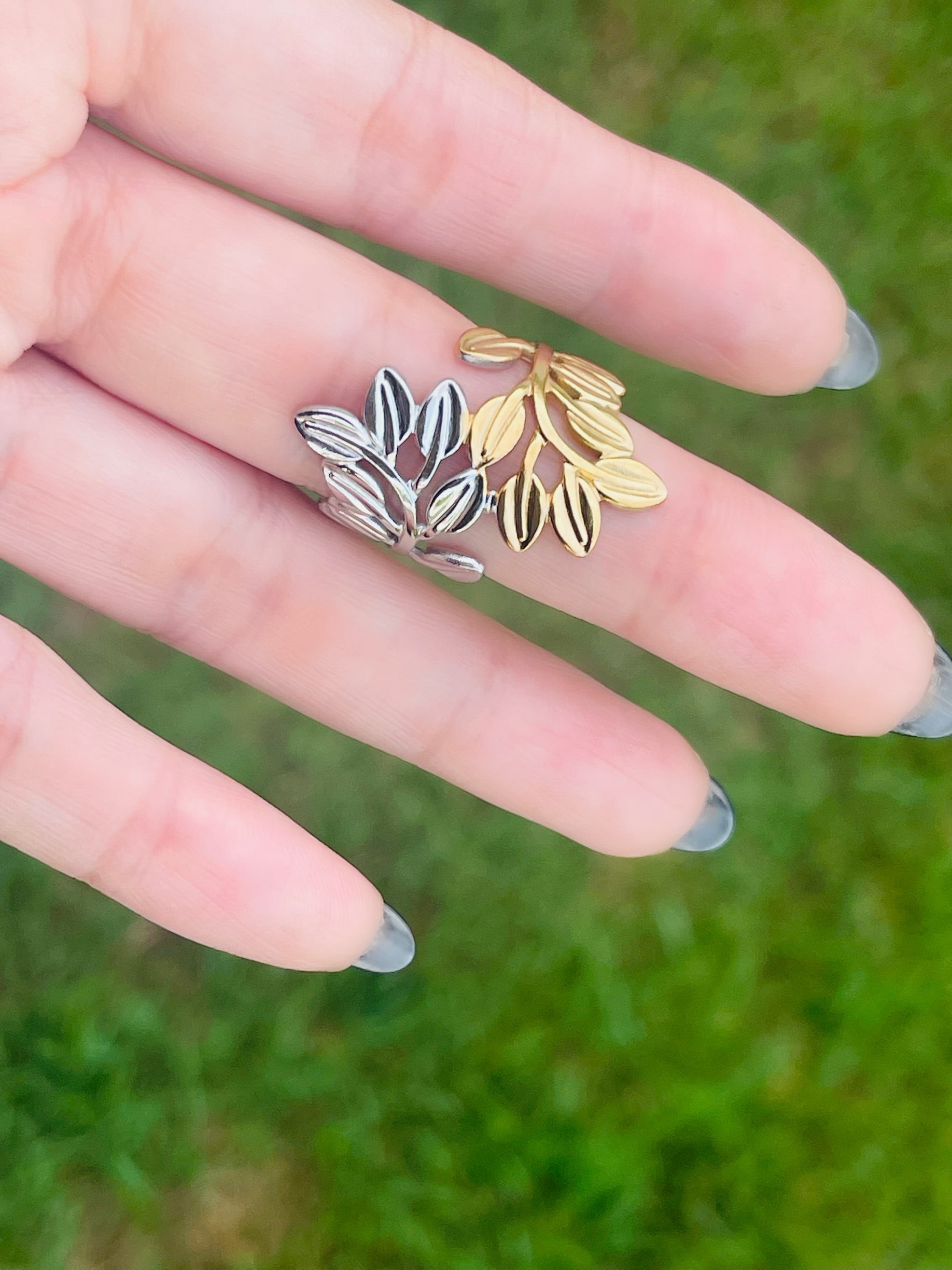 Two Tone Leaf Ring
