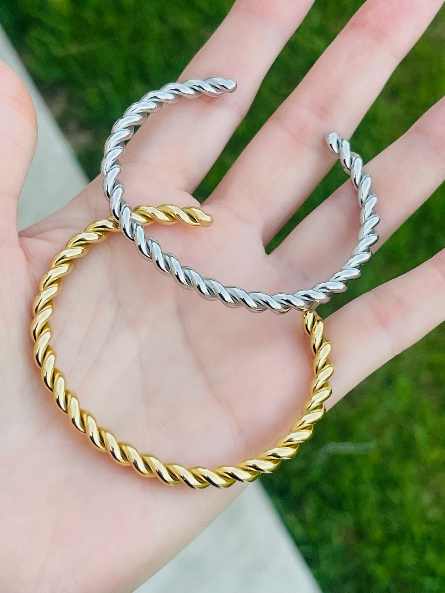 SS Twist Bangle