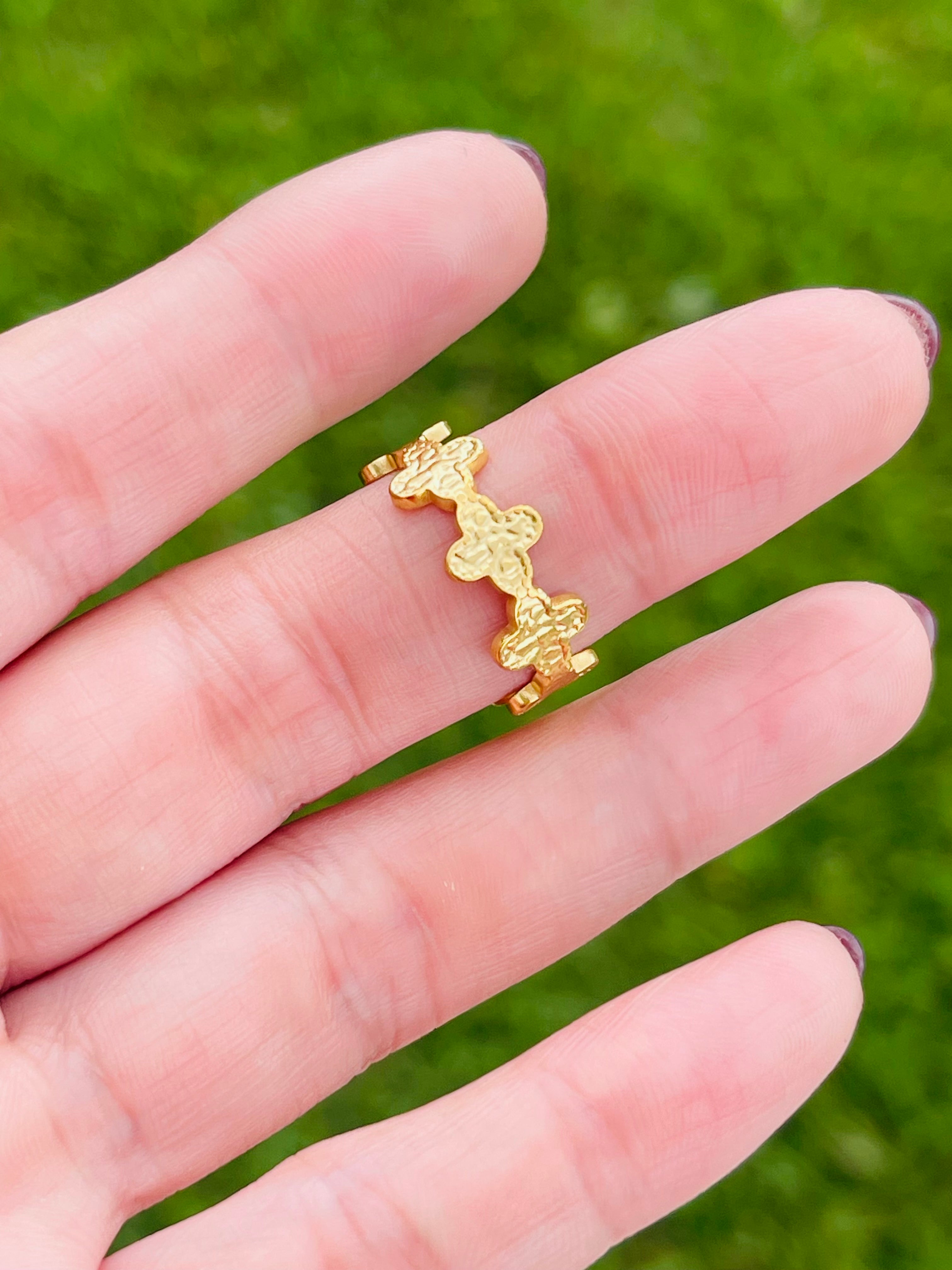 Clover Ring