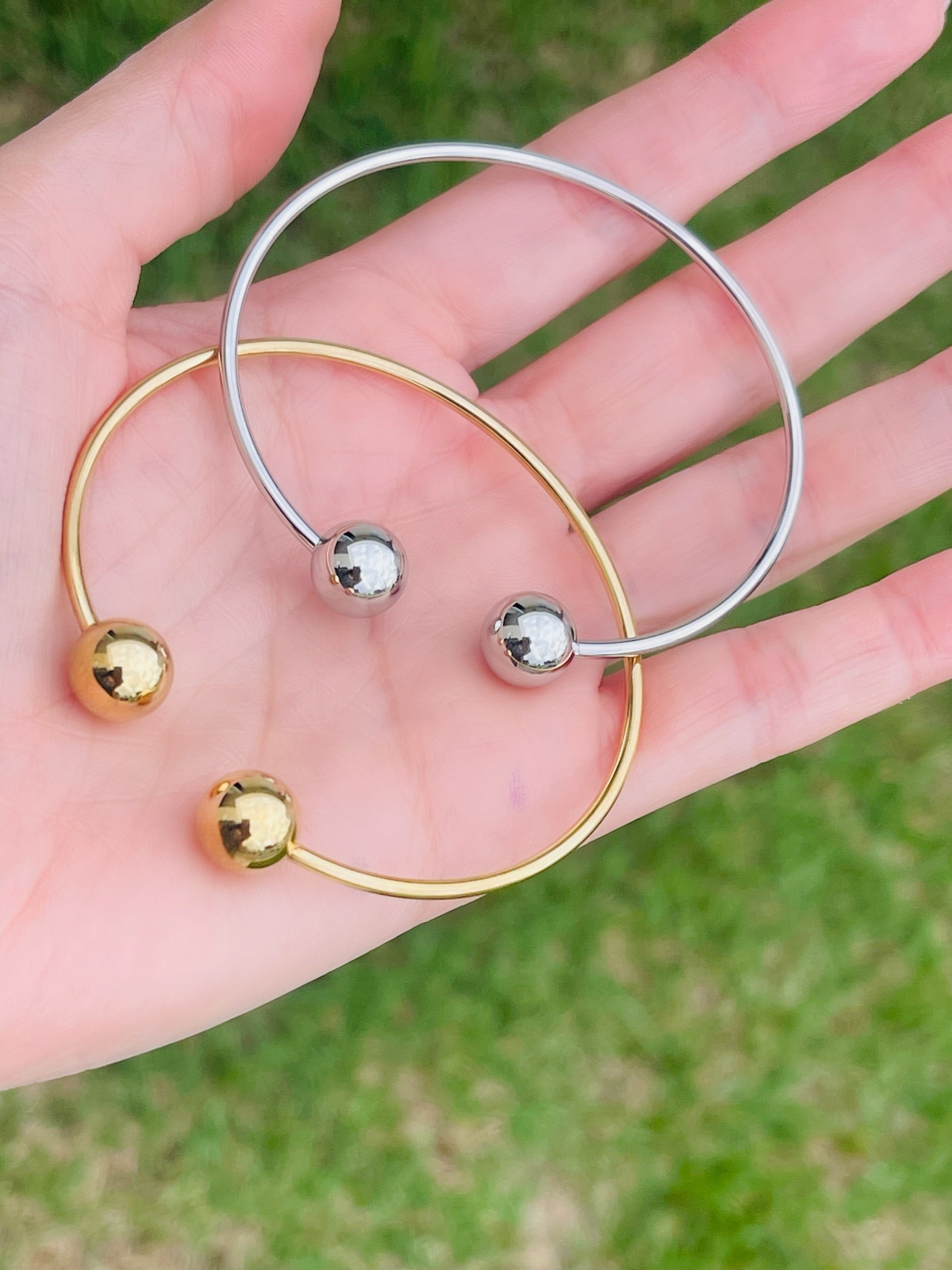 SS Ball Bangle