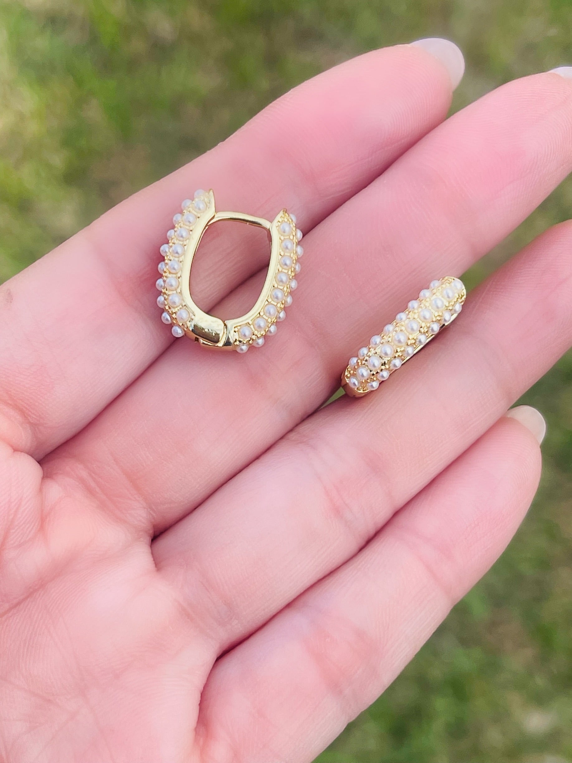 Pearl Hoop Earring 3.0