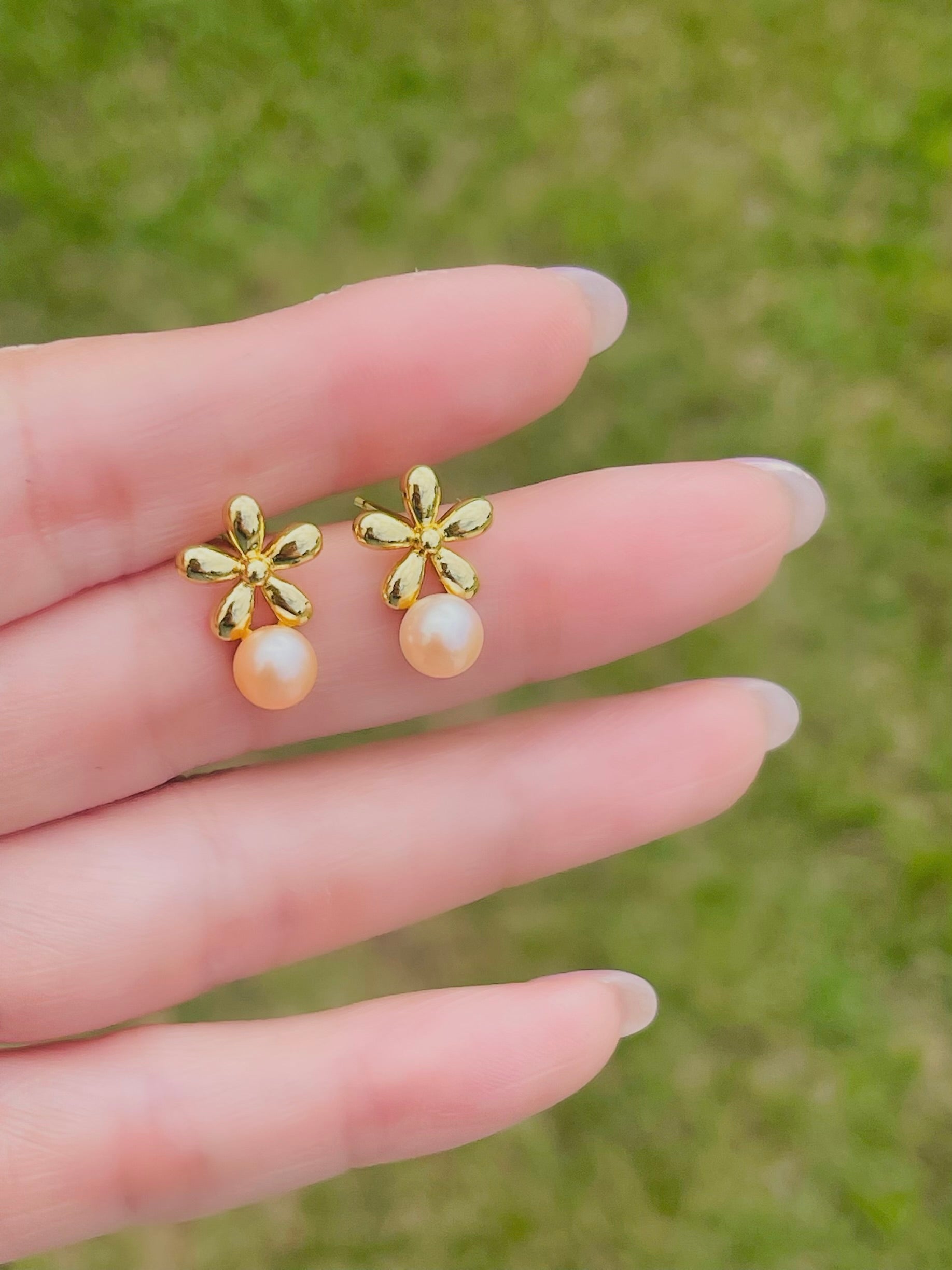Pearl Flower Earring